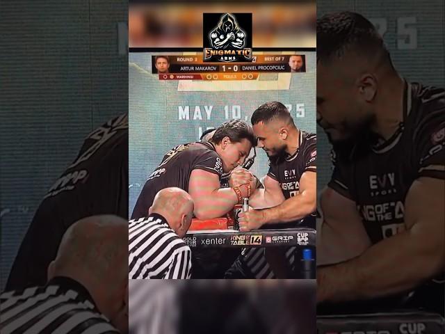 Artur Makarov vs Daniel Procopciuc King of the table ️Hook war#armgame #armwrestling #armsport