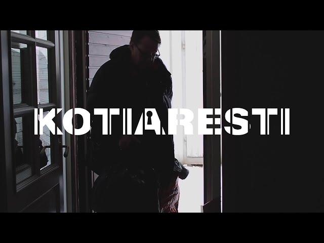 Kotiaresti (2019) - Dokumentti valvotusta koevapaudesta