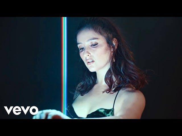 BANKS - Gimme (Official Video)