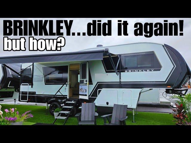 A BRINKLEY UNDER 30FT LONG! Model Z 2680! Fifth Wheel RV!