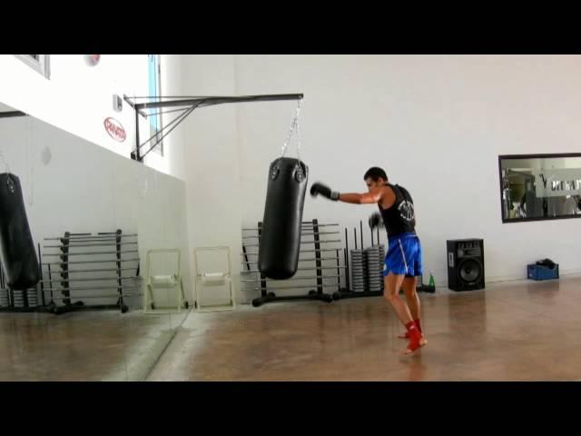 Athletic center kick boxing team - Allenamento al sacco Mirco 14/07/11