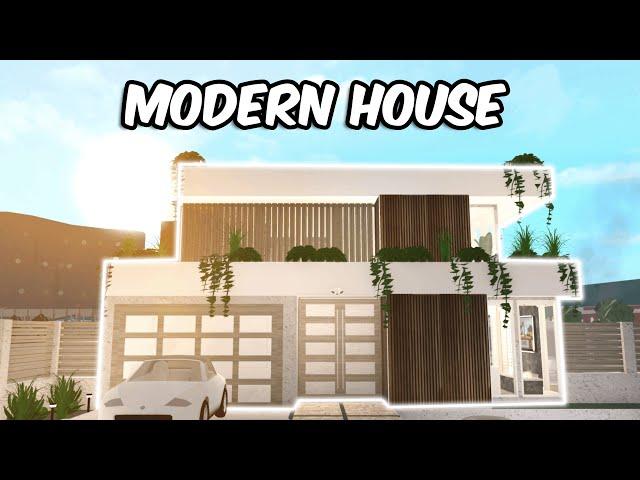 BUILDING A MODERN HOUSE IN BLOXBURG