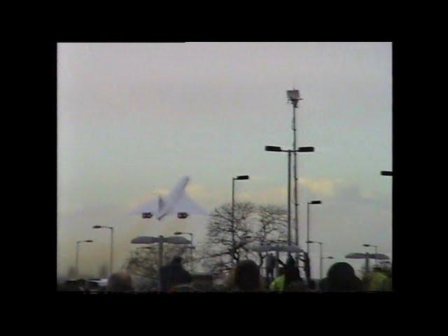 LAST FLIGHT OF CONCORDE. G-BOAF taking off from London Heathrow. On approach to Filton. 26.11. 2003.