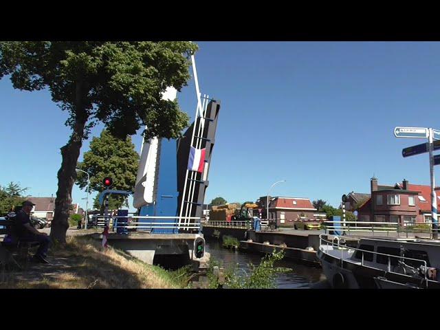 Brugopening Polakkenbrug Smilde Ophaalbrug Drawbridge/ Pont Levis/ Klappbrücke