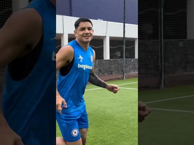 TORO FERNÁNDEZ está de REGRESO en CRUZ AZUL  #cruzazul #sangreazul #futbolmexicano #ligamx