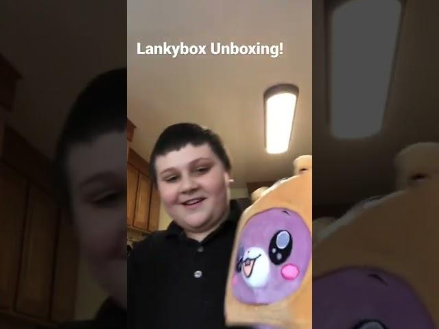 Unboxing Baby Foxy from #lankybox #BabyFoxy