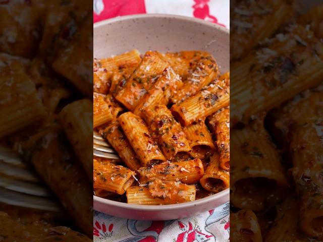 Spicy Basil Rigatoni #rigatoni #spicypasta #redpasta