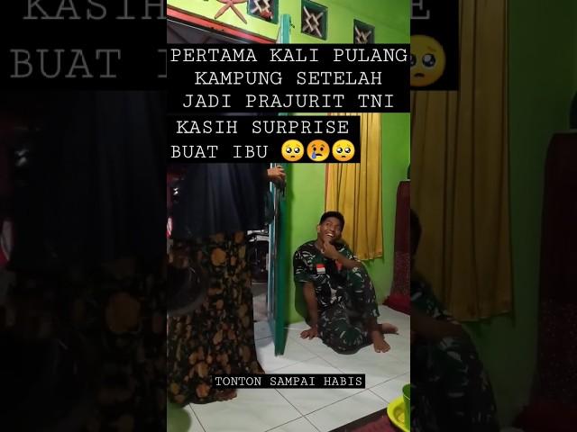 prajurit TNI pulang ke rumah tanpa sepengetahuan ibunya ‼️#tni #ibu #surprise #pulkam #shorts