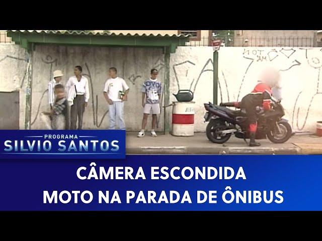 Moto na Parada de Ônibus | Câmeras Escondidas (18/07/21)