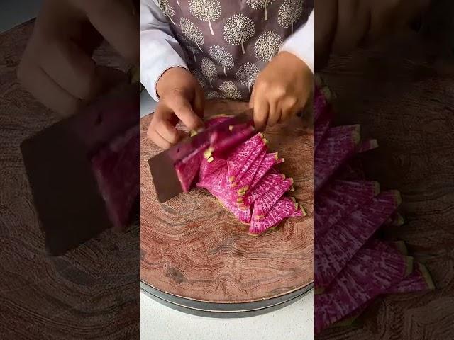 #Expert cutting vegetables
