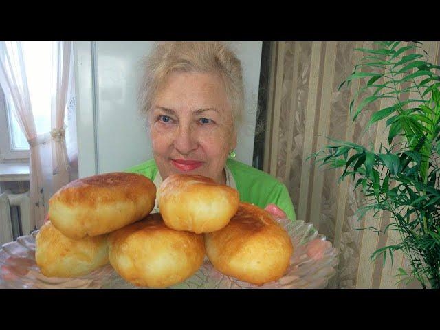 Эти пирожки разметаются,как семечки ! Вкусные.нежные ,как пух.
