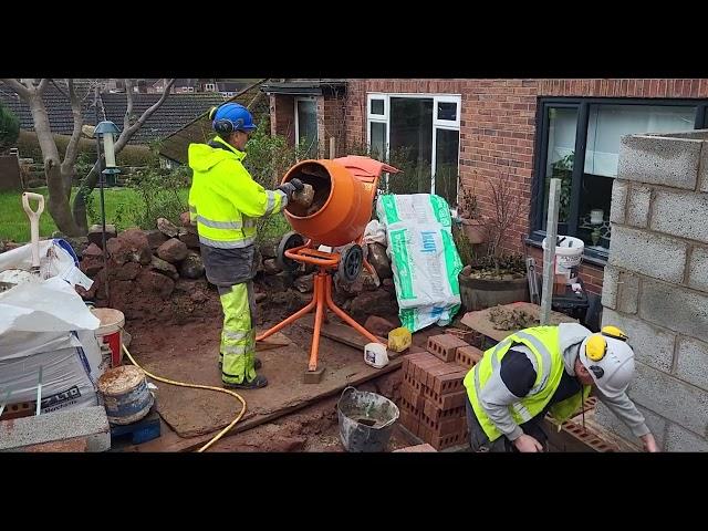 Altrad Belle - Minimix 150E+ - Battery Powered Cement Mixer