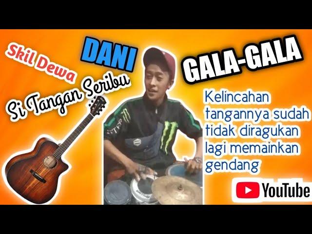 Si Tangan Seribu kembali beraksi dgn pukulan kendangnya sambil menyanyi gala-gala