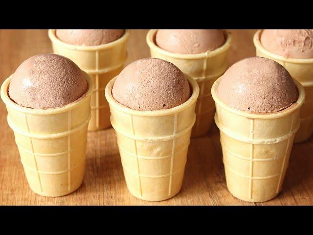 Homemade ice cream. How easy it is to make chocolate ice cream!