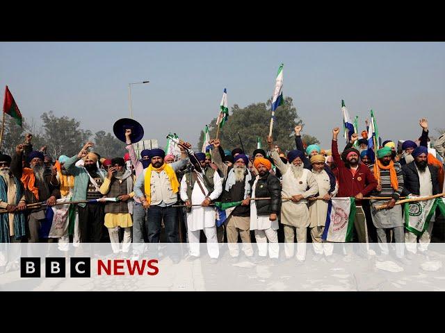 Protesting farmers in India march to Delhi | BBC News