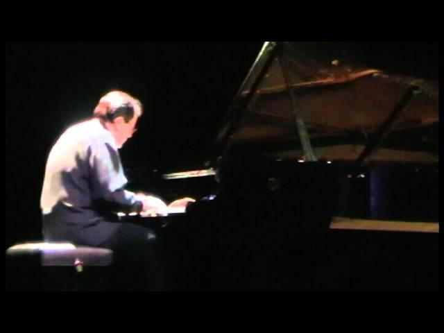 Andrei Gavrilov plays some Chopin nocturnes live