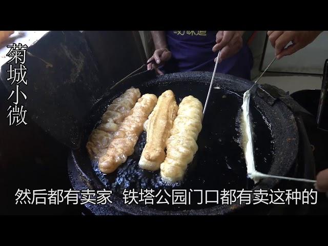 河南开封特色早餐，大哥一天只卖80斤面，顾客排队，多一个没有