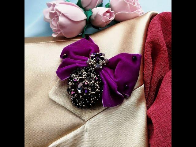 Фиолетовая брошь орден. Purple Handmade Beaded Medal pin. Order Brooch pin