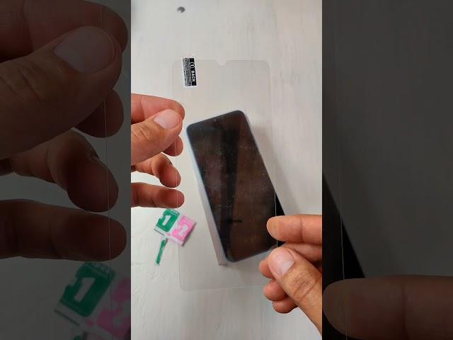 Как наклеить защитное стекло?