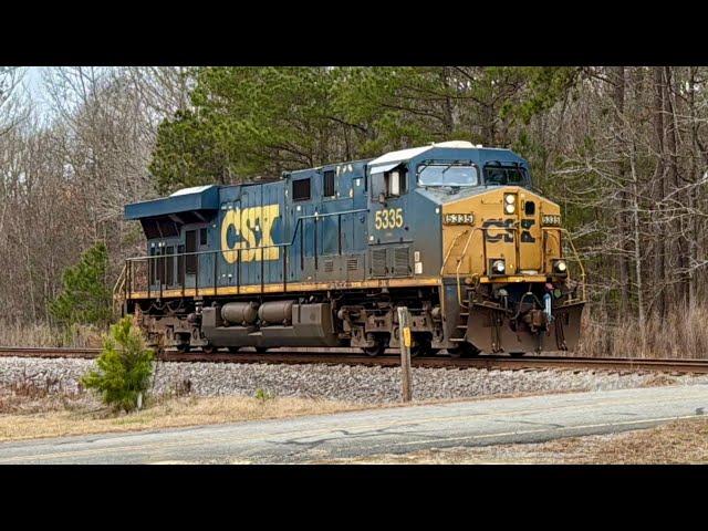 Light Gevo Rolls North on The Portsmouth Subdivision