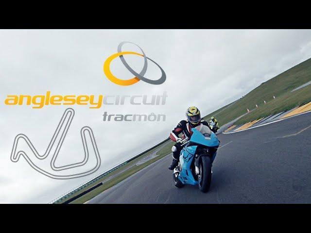 "I NEARLY  CRASHED!!" ANGLESEY CIRCUIT NOLIMIT TRACKDAY  NO.2 | VLOG | HIGHSIDE | CBR600RR |