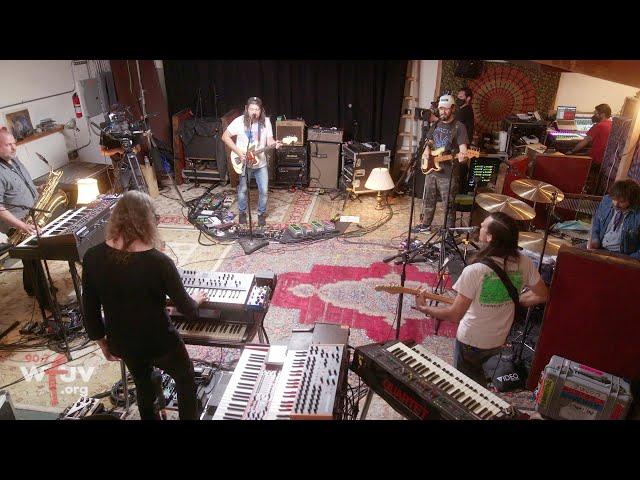 The War on Drugs - "I Don't Live Here Anymore" (Live for WFUV)