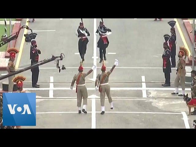 Ceremony at India Border Ends Independence Day  | VOA News