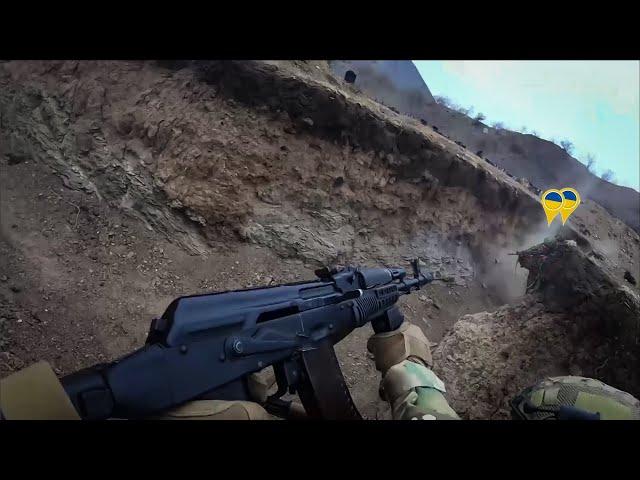 The Wildest Close-Combat Battle 3 VS 11: Russia Attacks Ukraine's Trench