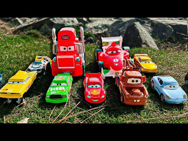 Looking for Disney Pixar Cars On the Rocky Road : Lightning McQueen, Mater, Dinoco McQueen, Mack