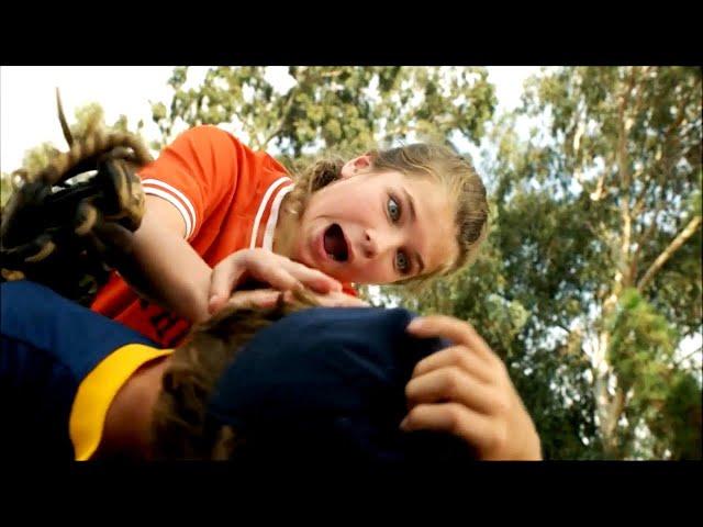 Young Sheldon - Missy BEATS UP a Boy