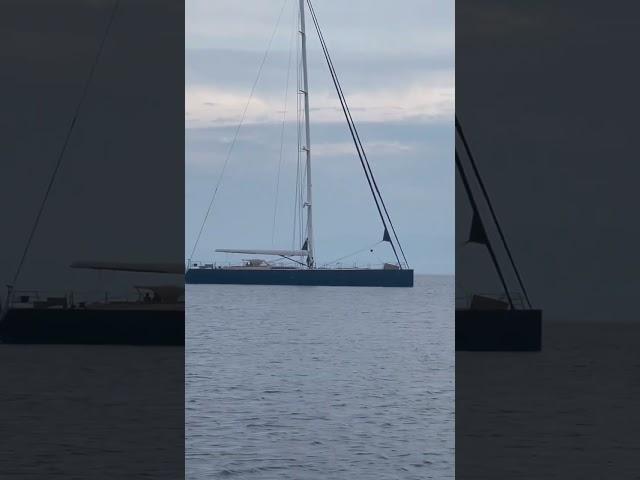 Wally 110 ( 33,5m) the latest pre-preg carbon technology , displacing only 67 tons
