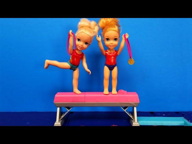Gymnastics ! Elsa & Anna toddlers - competition - Barbie
