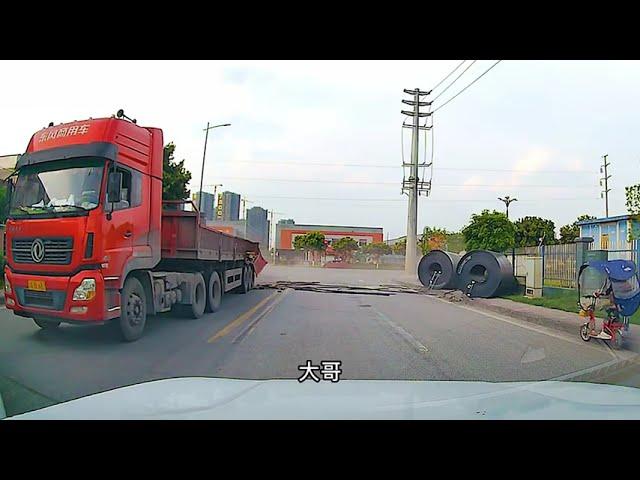 远离大货车，保障行车安全，2024交通事故