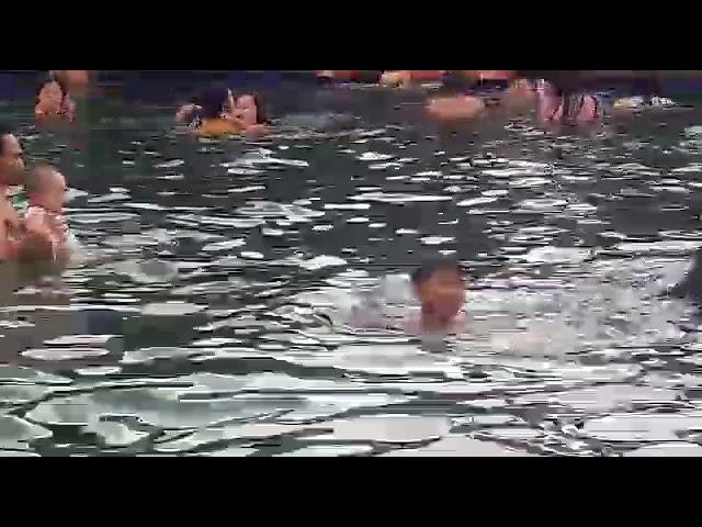 DNA Family berenang di Puri Lumbung Waterpark (1) || (DNA FAMILY BALI)