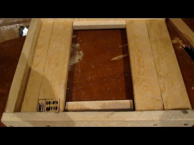 Как сделать простое деревянное сетчатое дно для улья.How to make a wooden mesh bottom for the hive