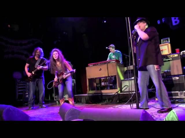 Sadie Johnson sitting in with Blues Traveler - Mullin It Over