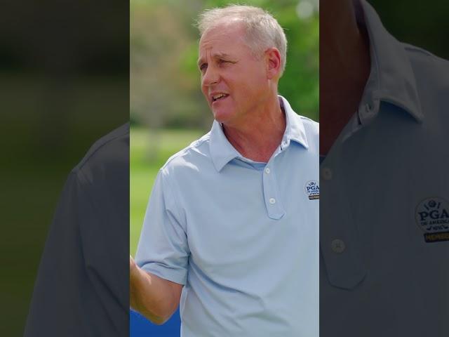 Peyton Manning Gets Help With his Golf Grip