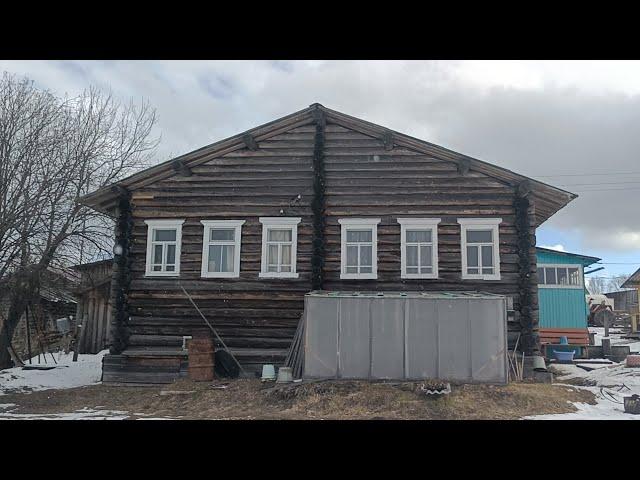 Наш дом где я живу. Почему в Коми у нас так строят высокие дома? Скворцы начали готовить гнездо.