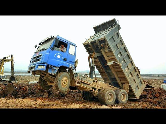 Xe ô tô tải ben đổ đất, máy xúc, máy ủi làm việc | dump truck, excavator, bulldozer | Tientube TV