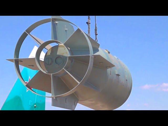 Installing a FAB-3000 bomb on a Russian Su-34 aircraft