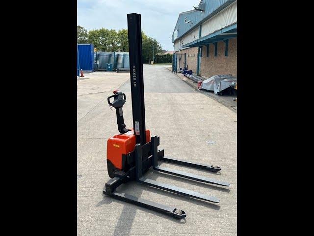 Toyota BT HWE100S Staxio compact straddle pallet stacker - NOW SOLD VIA ONLINE AUCTION @ramcouk