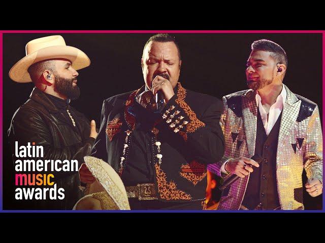 Pepe Aguilar junto a Rubén Blades, Carin León y Banda El Recodo | Latin AMAs 2023