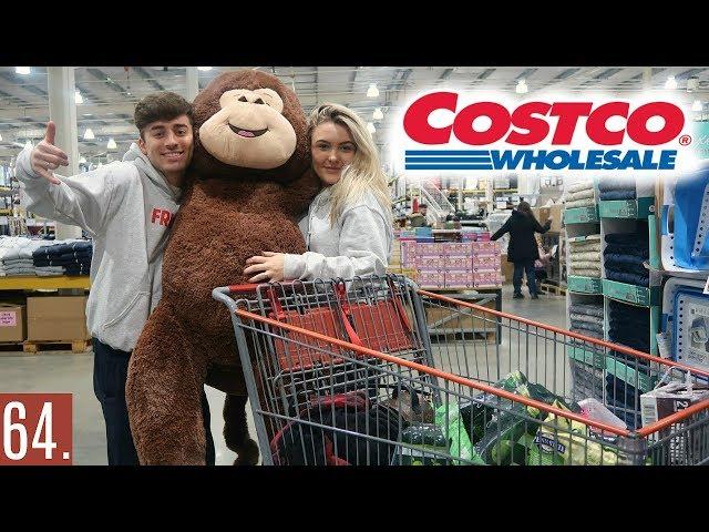 EXPLORE COSTCO FOR THE FIRST TIME WITH ME Ft. The Social Climbers!