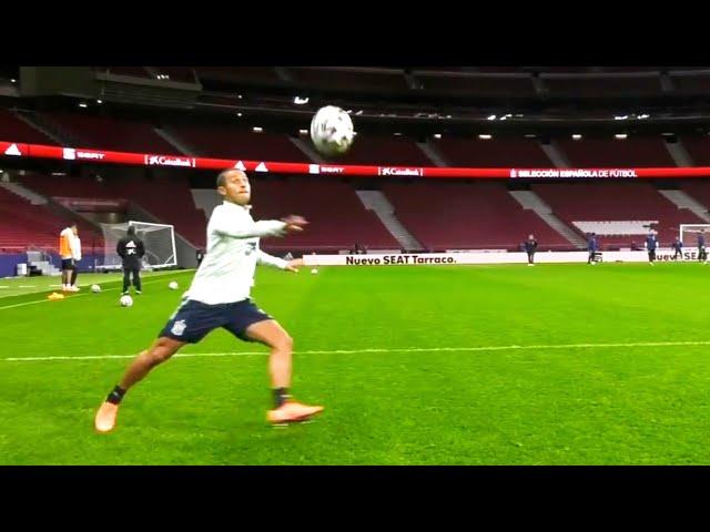 The Beauty of Half Volley Pass | Thiago Alcantara