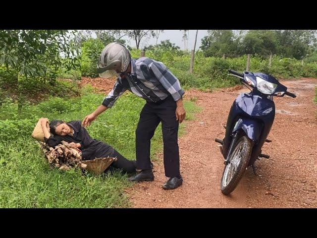 A Stranger's Kindness: Single Mom Faints in Rain and Gets Help - phan nga - single mom life.