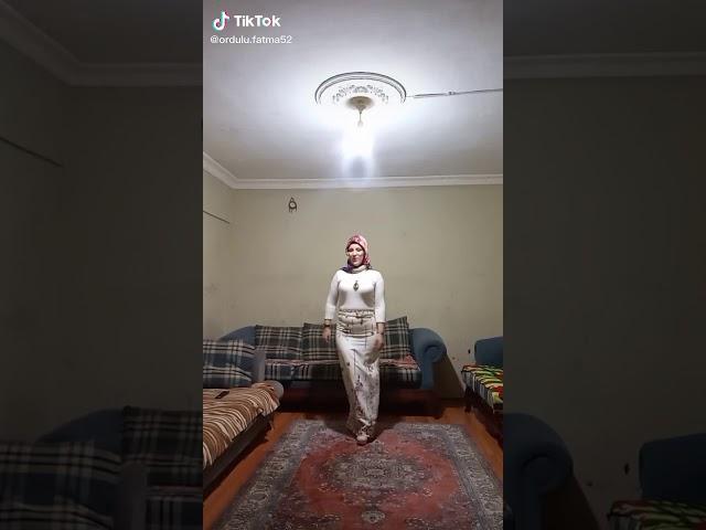 Periscope türbanlı milf dans ediyor