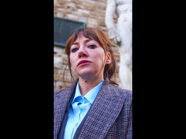 Philomena Cunk, the art critic 