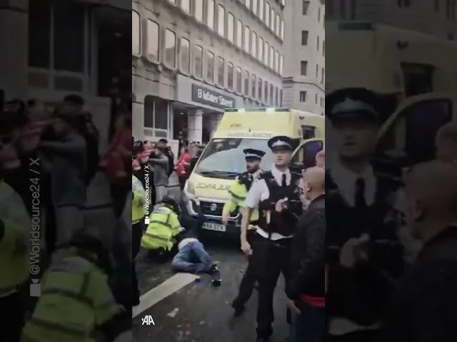سيارة تدهس حشدا من مشجعي ليفربول أثناء احتفالهم