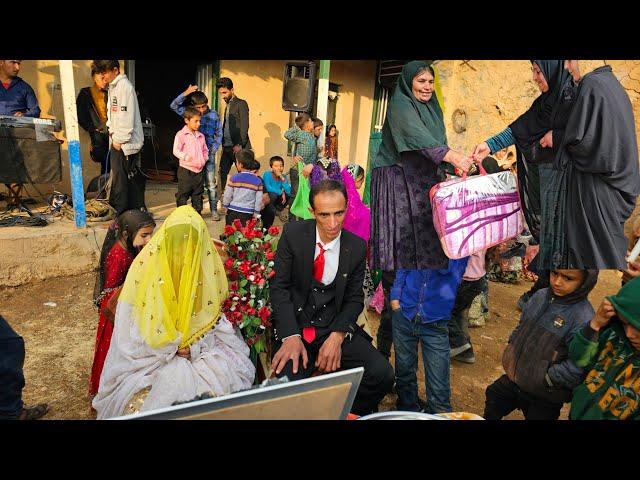 The grandfather's family is invited to a nomadic wedding party...