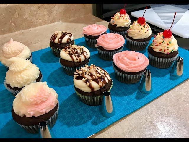 How To Decorate Cupcakes | Wilton Decorating Kit Review